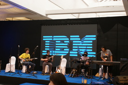 Foto: jammen in de IBM Chillzone